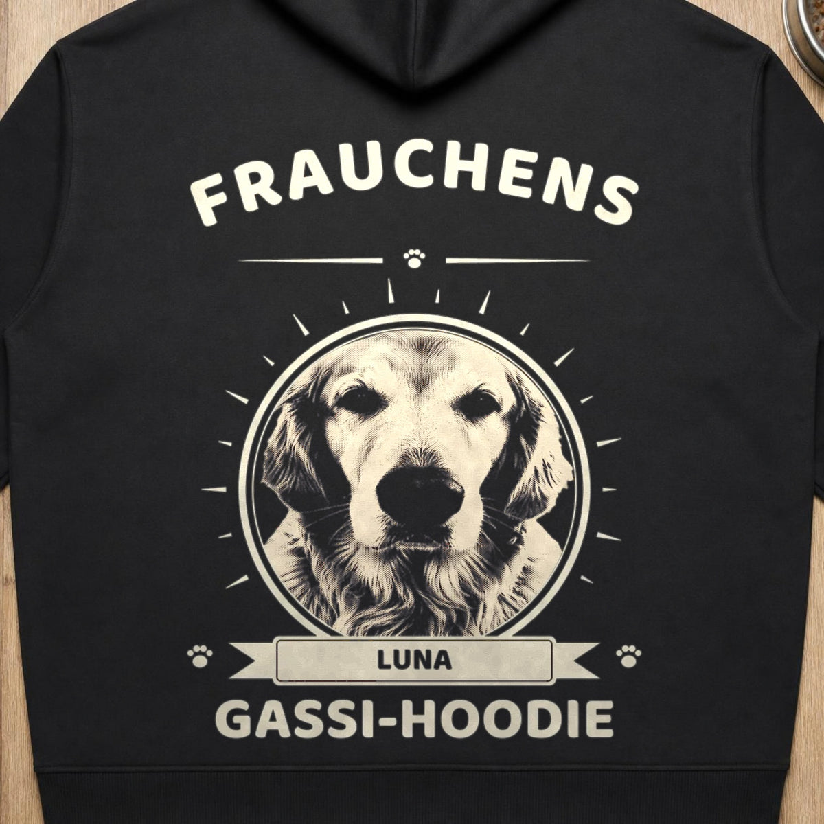 Flatlay: schwarzer Gassi-Hoodie mit Rueckendruck
