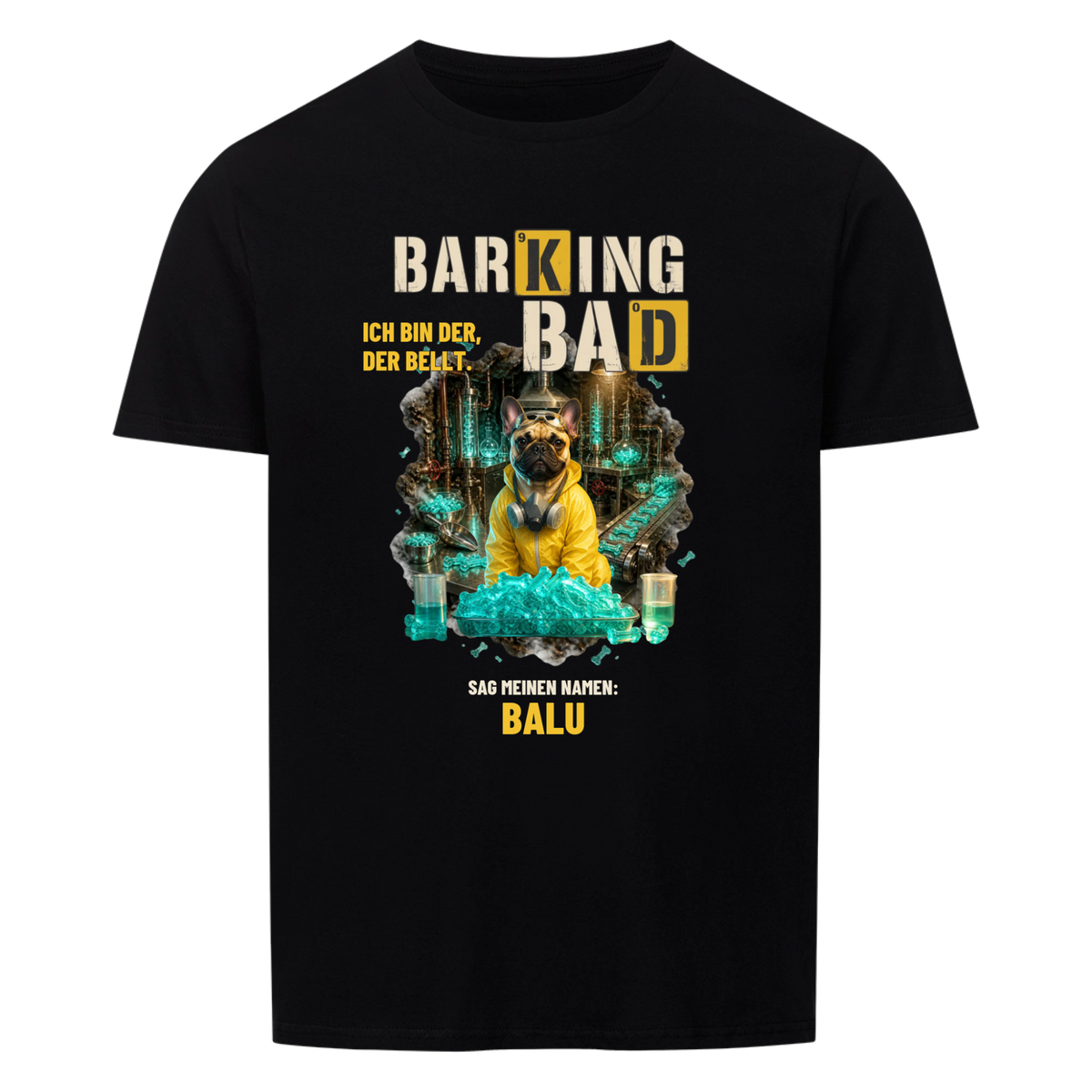 Barking Bad T-Shirt in Schwarz: dein Haustier als Wüsten-Boss im gelben Schutzanzug im Labor, mit Name | Lil Snouts