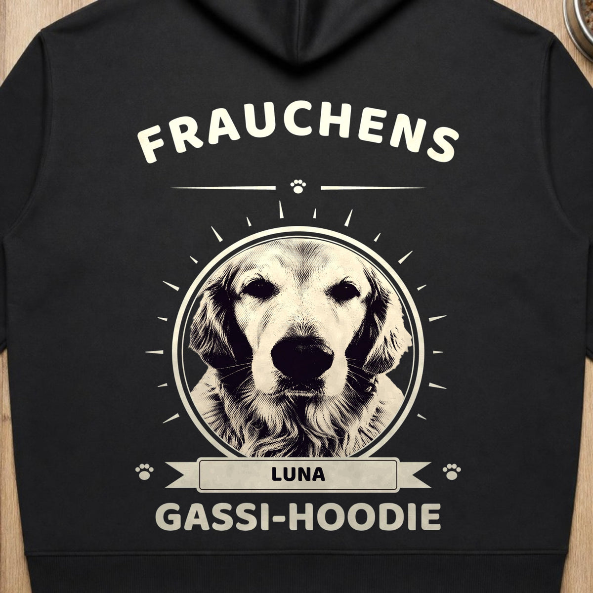 Flatlay: schwarzer Gassi-Hoodie mit Rueckendruck