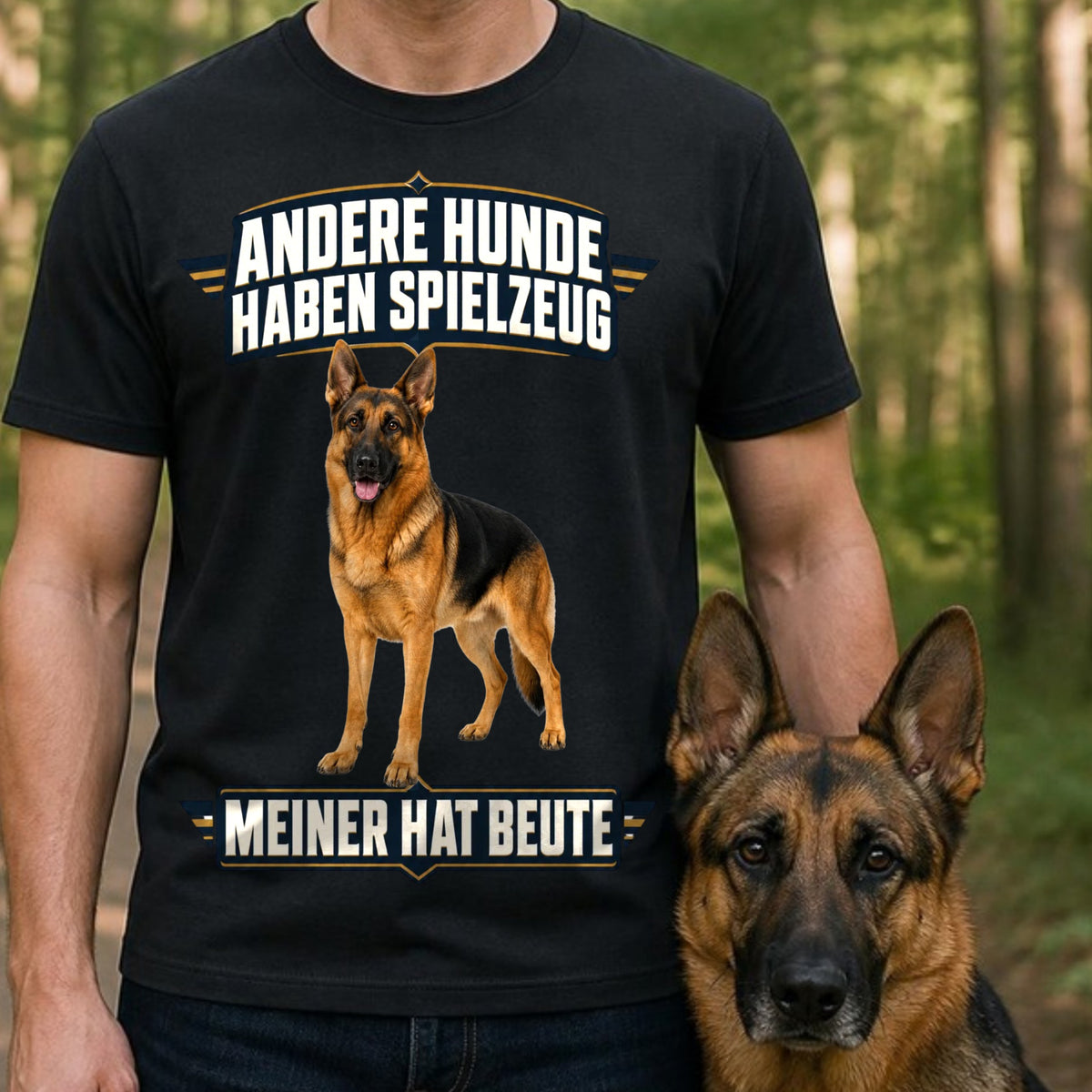 Mann traegt schwarzes T-Shirt Meiner hat Beute mit Schaeferhund